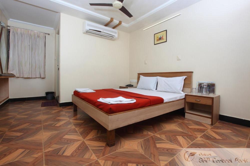 Hotel S R M Central Park Chennai Exterior photo